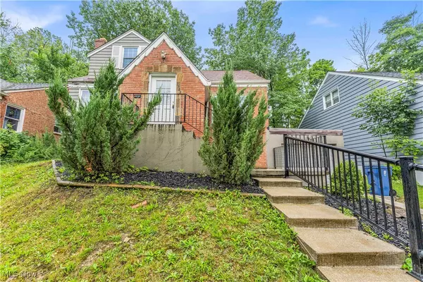 Cleveland Heights, OH 44118,3528 Meadowbrook BLVD