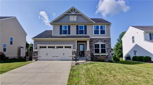 1802 Secretariat ST NE, Canton, OH 44721