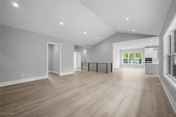 Hinckley, OH 44233,2069 Mattingly RD