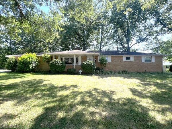1850 Amherst RD NE, Massillon, OH 44646