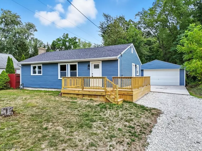 625 N Oakwood DR, Akron, OH 44312