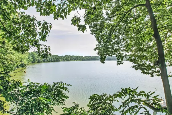 Struthers, OH 44471,25 Lakeshore DR