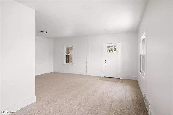 Youngstown, OH 44512,230 Clarencedale AVE