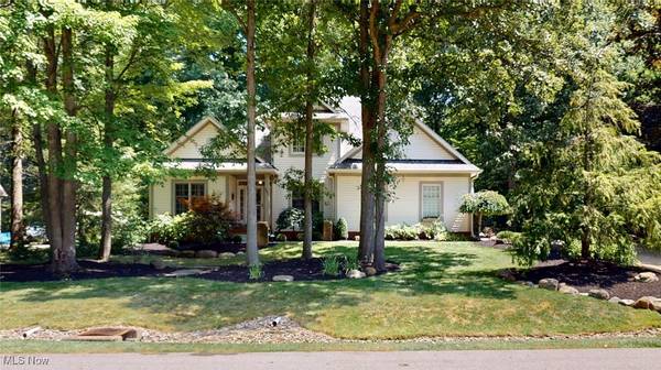 987 Silverberry LN, Hudson, OH 44236