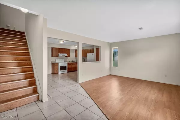 Kent, OH 44240,1523 Whitehall BLVD