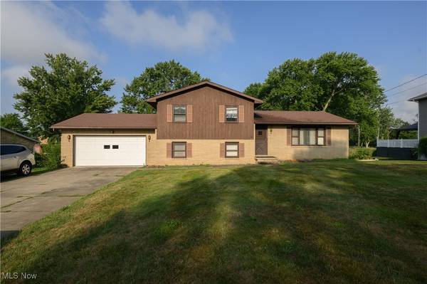 12055 King Church AVE NW, Uniontown, OH 44685