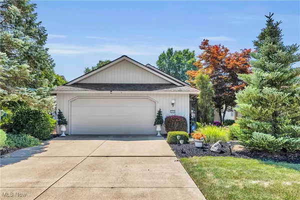 32715 Deerspring CT, North Ridgeville, OH 44039