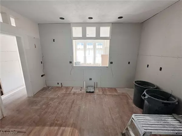 Fairview Park, OH 44126,20930 Mastick RD