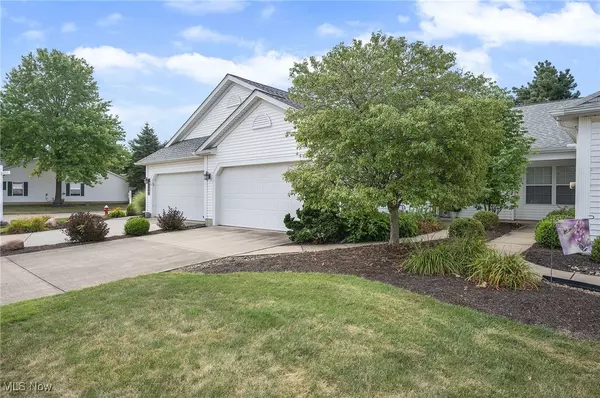33913 Honeysuckle LN, North Ridgeville, OH 44039
