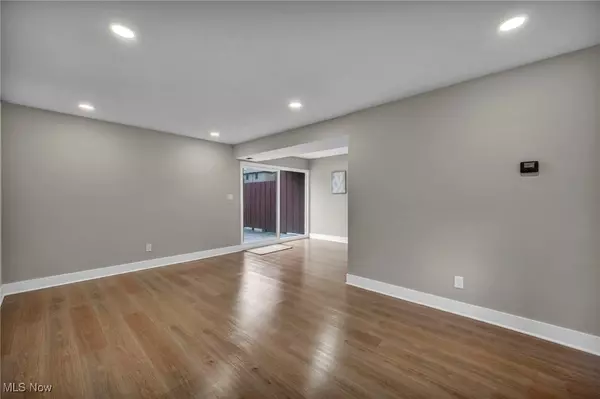 North Royalton, OH 44133,7340 Creekwood DR