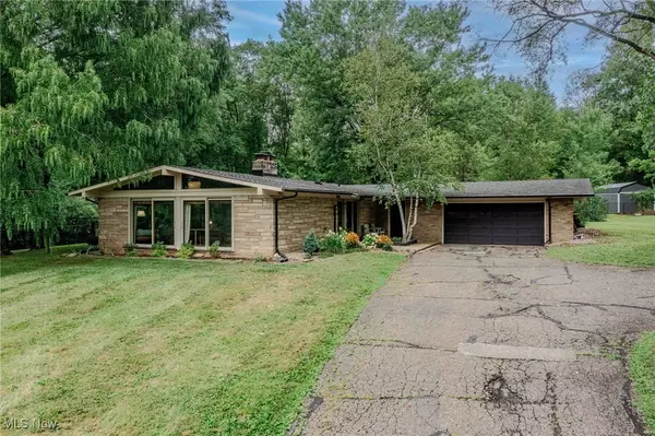 3381 Barrett RD, Akron, OH 44333