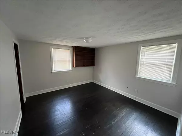 Elyria, OH 44035,210-212 High ST