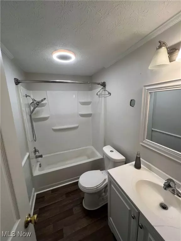 Elyria, OH 44035,210-212 High ST