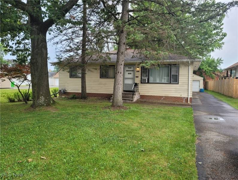 4820 Green RD, Warrensville Heights, OH 44128