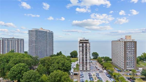 12550 Lake AVE #910, Lakewood, OH 44107
