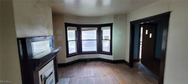 Cleveland, OH 44108,691 E 92nd ST