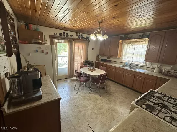 Orrville, OH 44667,325 S Vine ST