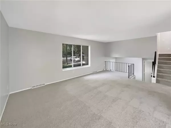 Twinsburg, OH 44087,10465 Woodchuck CT