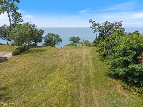10211 Lake Shore BLVD, Bratenahl, OH 44108
