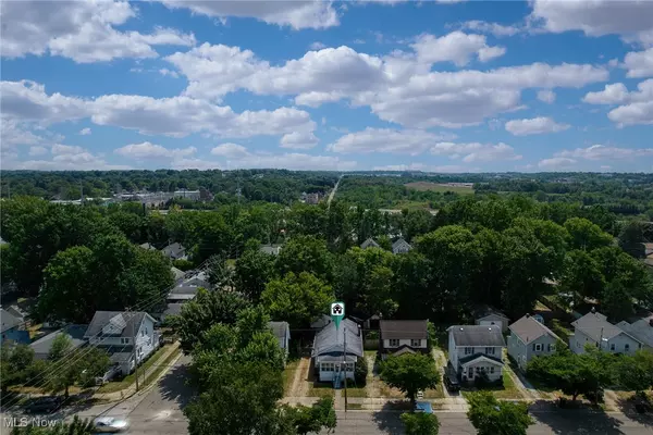 Akron, OH 44305,1818 Flint AVE