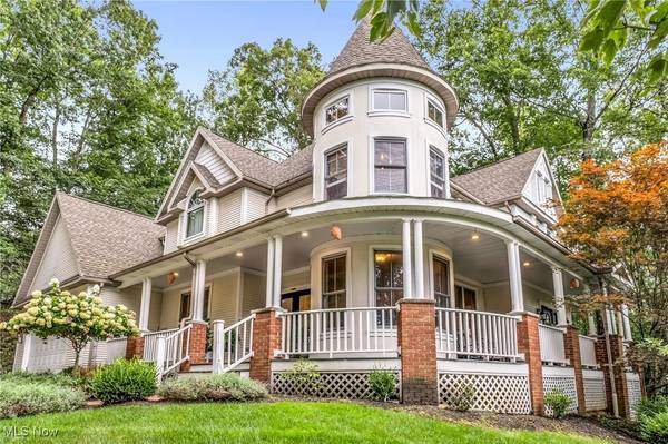8851 Spring Valley DR, Broadview Heights, OH 44147