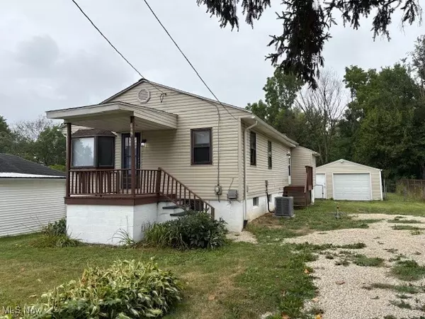 1896 Ronald RD, Akron, OH 44312