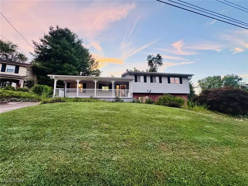 108 Janet RD, Marietta, OH 45750