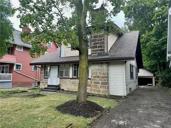 Cleveland Heights, OH 44118,3397 Beechwood AVE