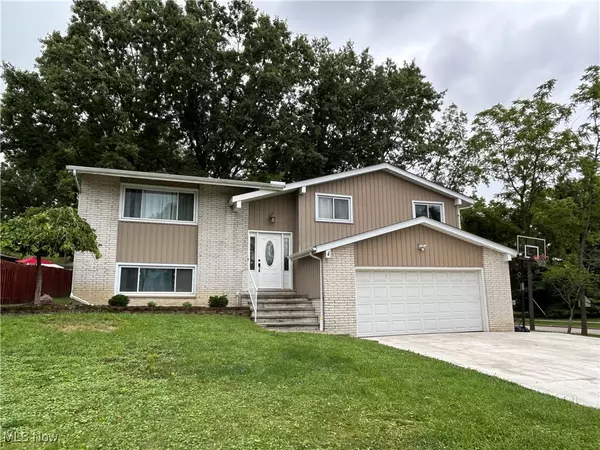 6650 Parkgate OVAL, Seven Hills, OH 44131