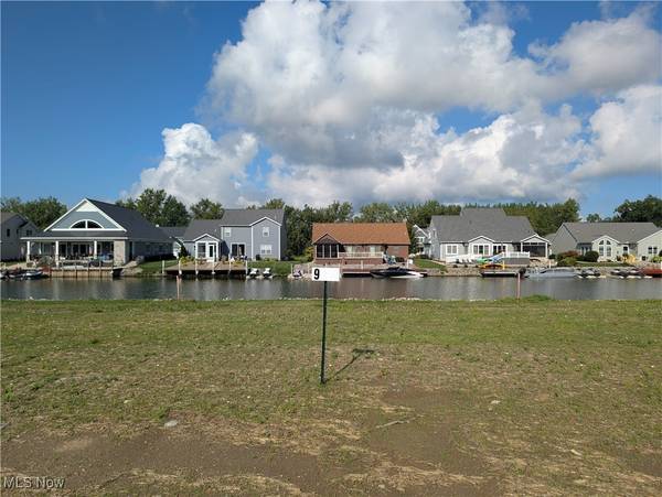 Lakeside Marblehead, OH 43440,2360 Yacht Club LN #9