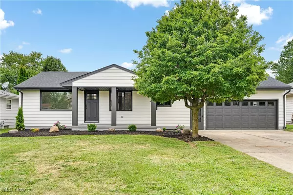 338 Blossom AVE, Campbell, OH 44405