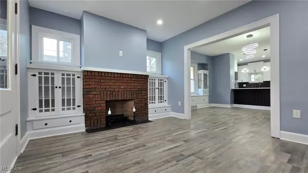 Old Brooklyn, OH 44109,3301 Hillcrest AVE