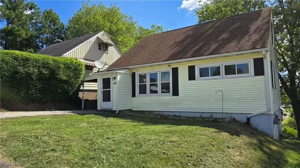 Parkersburg, WV 26101,2412 Highland AVE