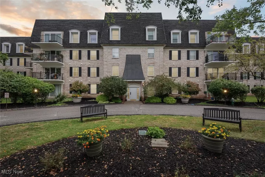 1931 King James Pkwy #422, Westlake, OH 44145