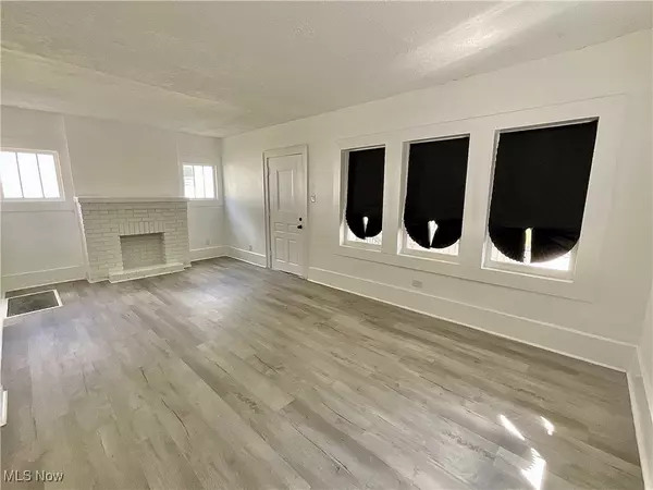 Akron, OH 44307,738 Longview AVE