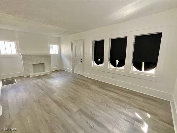 Akron, OH 44307,738 Longview AVE