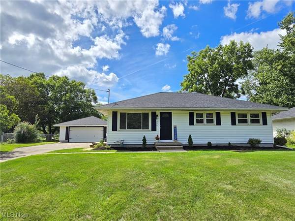 1326 Blueberry Hill DR, Brunswick, OH 44212