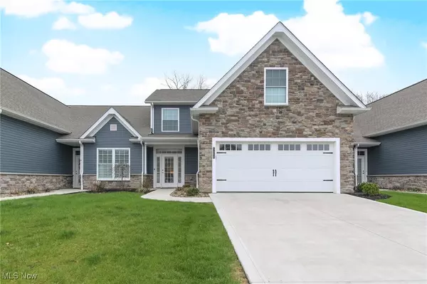 5966 Hawks Nest CIR NW, Canton, OH 44708