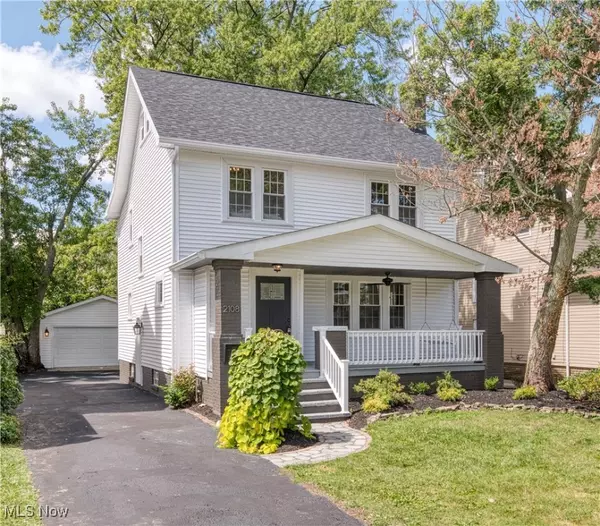2108 Hampstead RD, Cleveland Heights, OH 44118