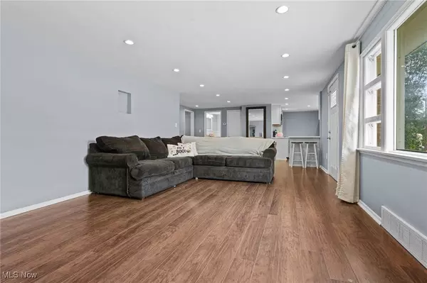 Canton, OH 44718,5814 Lake Cable AVE NW