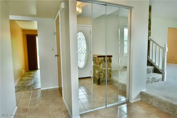 Warren, OH 44484,580 Burning Oaks DR NE