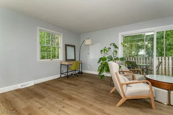 Chagrin Falls, OH 44022,9 E Carriage DR