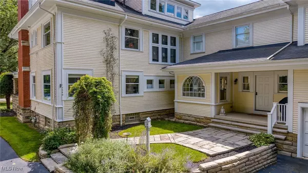 Chagrin Falls, OH 44022,156 S Franklin ST