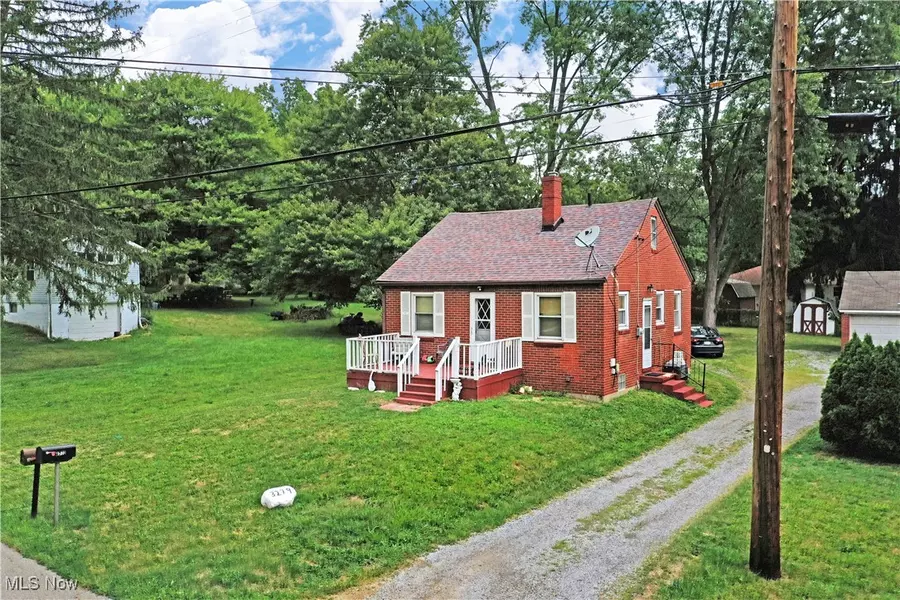 3279 Woodbine AVE SE, Warren, OH 44484