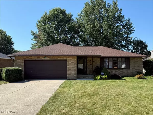 7446 Pinewood DR,  Middleburg Heights,  OH 44130