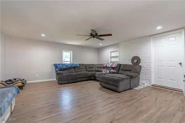 Canton, OH 44705,3305 Regent AVE NE