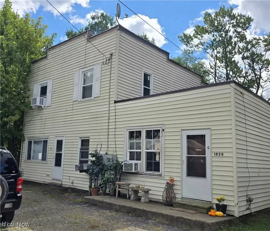 Akron, OH 44305,1826 Ford AVE