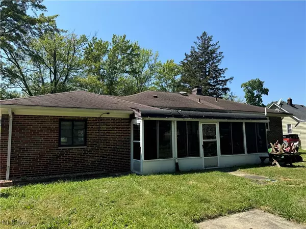 North Olmsted, OH 44070,3463 Clague RD