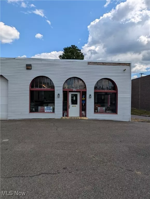 Cambridge, OH 43725,213 Dewey AVE