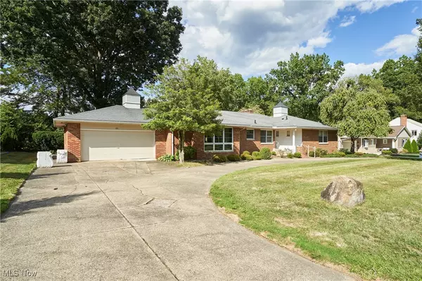 Akron, OH 44303,869 Westgrove RD